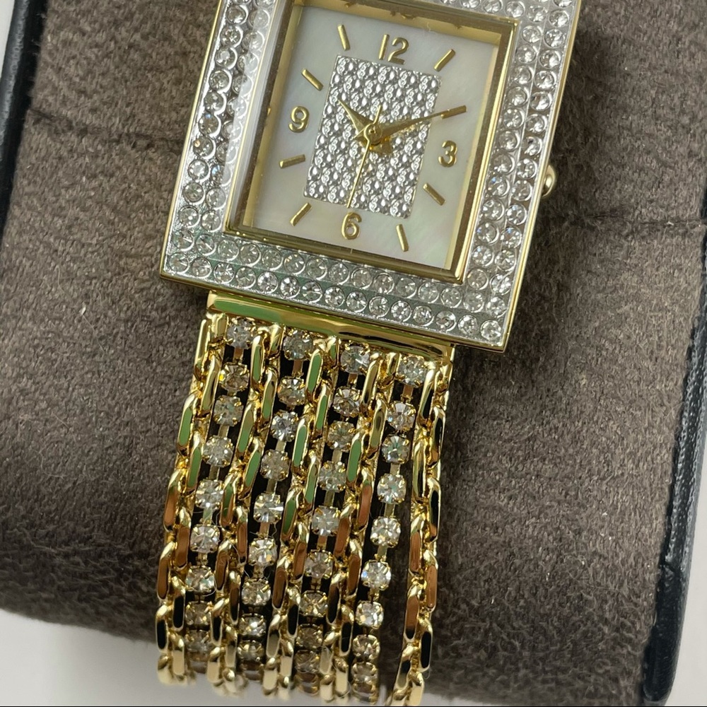 Multiple band and crystal band watch - Picture 3 of 7